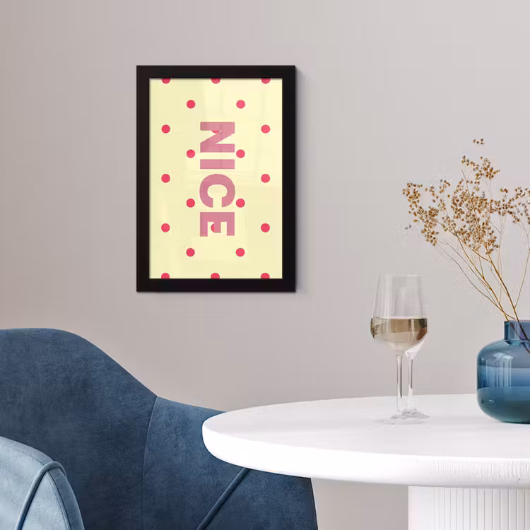 Nice - Stippen - Roze - Geel fotolijst zwart zonder passe partout klein -sfeer4