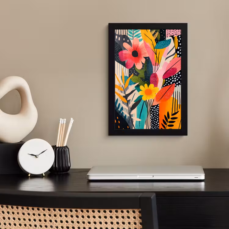 Schilderij - Abstract - Bloemen - Roze fotolijst zwart zonder passe partout klein -sfeer1