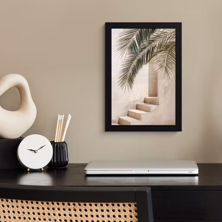 Palmboom - Schaduw - Trap - Beige fotolijst zwart zonder passe partout klein -sfeer1