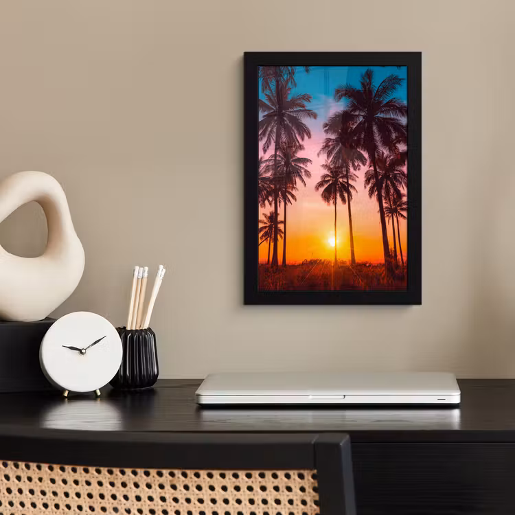 Palmboom - Zonsondergang - Horizon - Strand - Oranje - Roze fotolijst zwart zonder passe partout klein -sfeer1