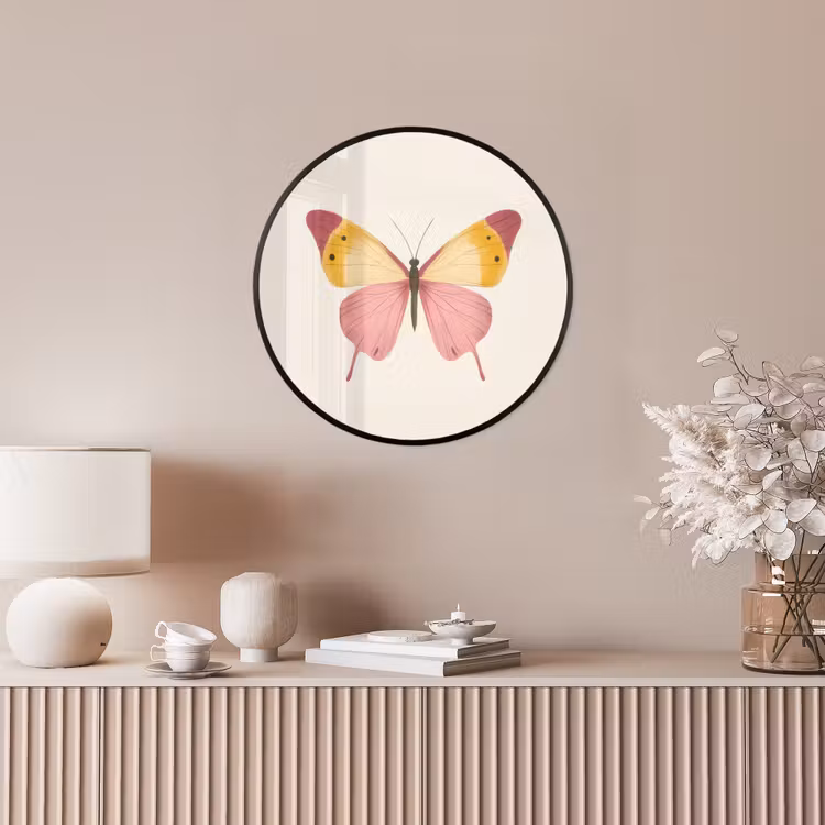 Vlinder - Illustratie - Roze Fotolijst rond zonder passe partout klein -sfeer3