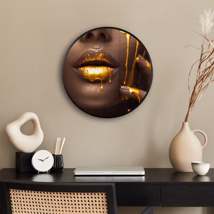 Goud - Vrouw - Verf - Lippen - Luxe Fotolijst rond zonder passe partout klein -sfeer1