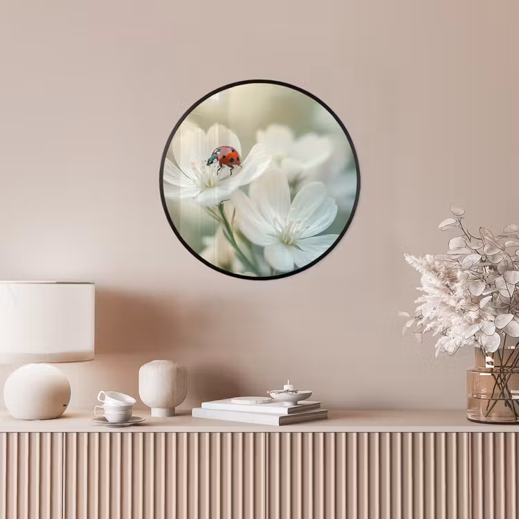 Lieveheersbeestje - Bloemen - Wit Fotolijst rond zonder passe partout klein -sfeer3