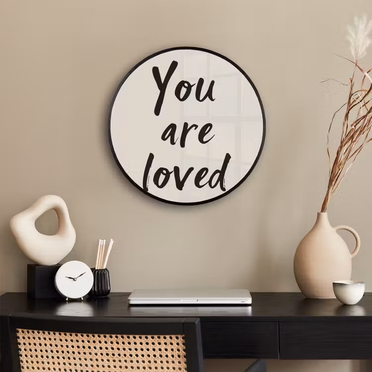 Minimalistisch - Beige - Love Fotolijst rond zonder passe partout klein -sfeer1