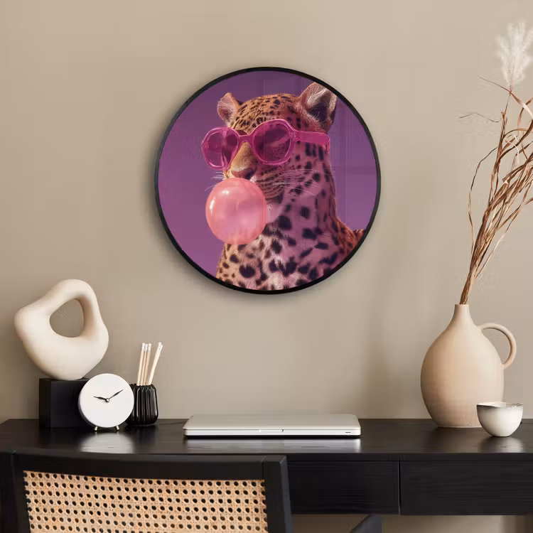 Panter - Zonnebril - Kauwgombel - Roze Fotolijst rond zonder passe partout klein -sfeer1