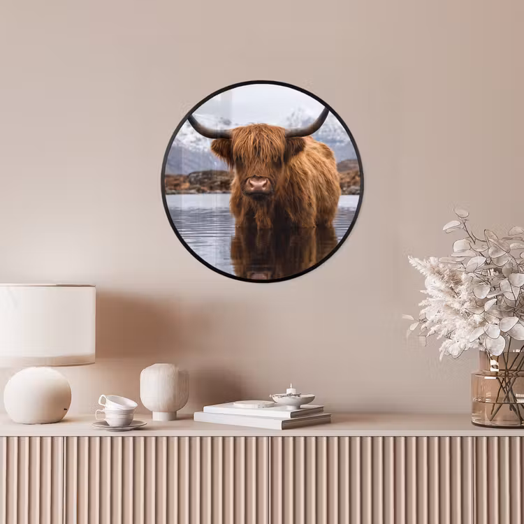 Schotse hooglander - Bruin - Water Fotolijst rond zonder passe partout klein -sfeer3