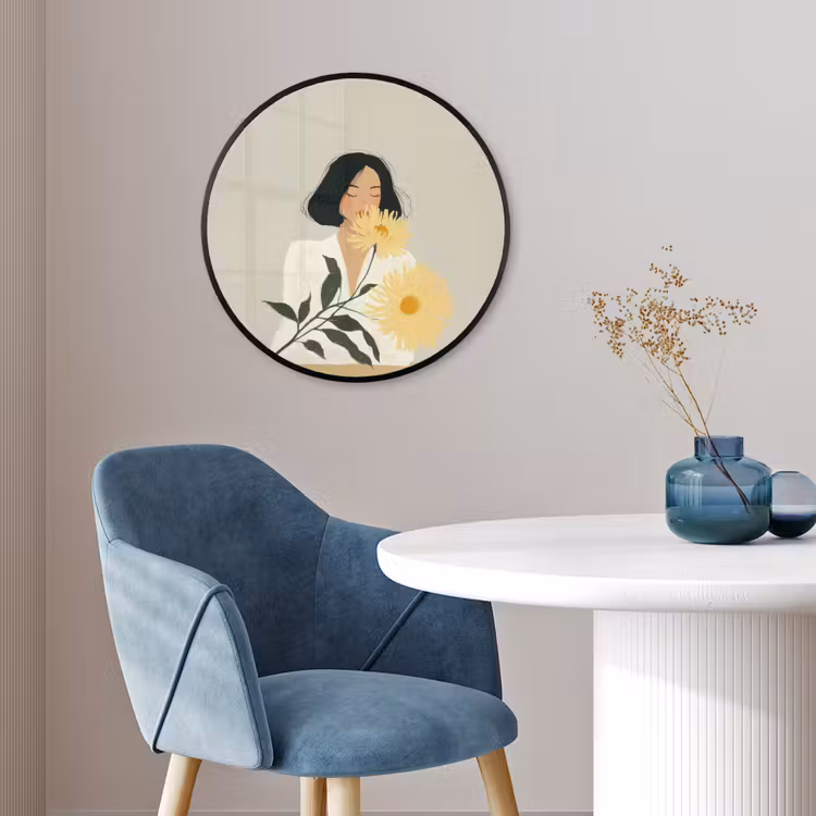 Vrouw - Bloem - Geel - Minimalistisch Fotolijst rond zonder passe partout klein -sfeer2
