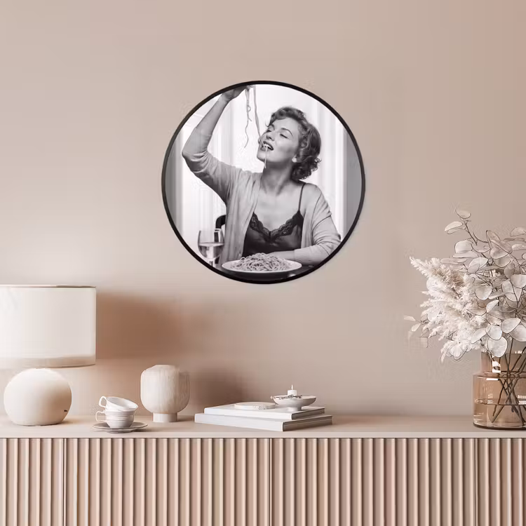 Vrouw - Spaghetti - Zwart - Wit Fotolijst rond zonder passe partout klein -sfeer3