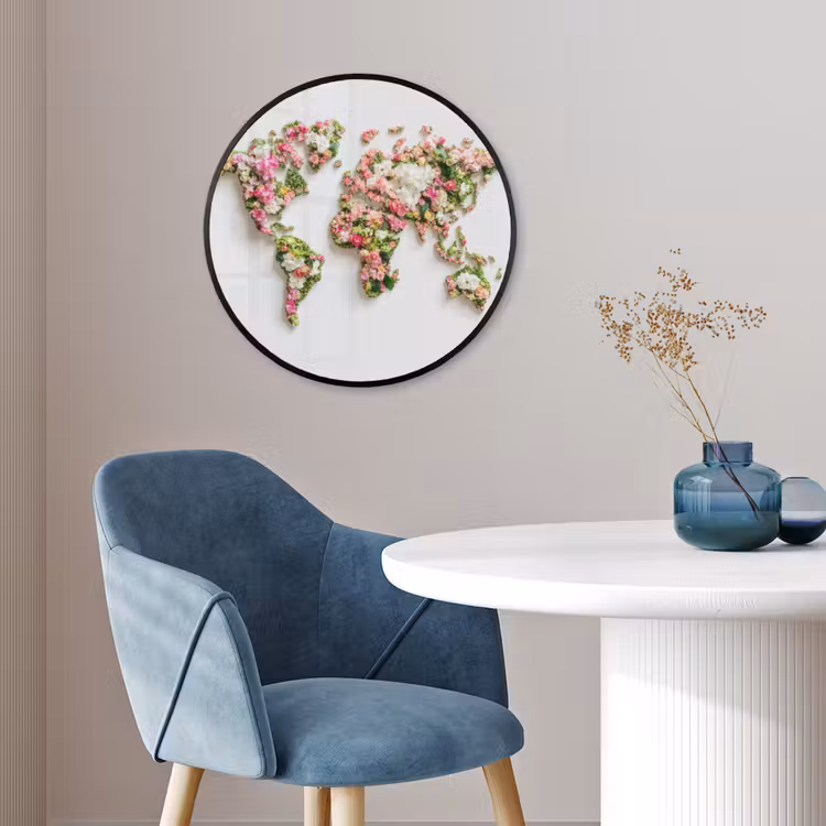 Wereldkaart - Bloemen - Subtiel Fotolijst rond zonder passe partout klein -sfeer2