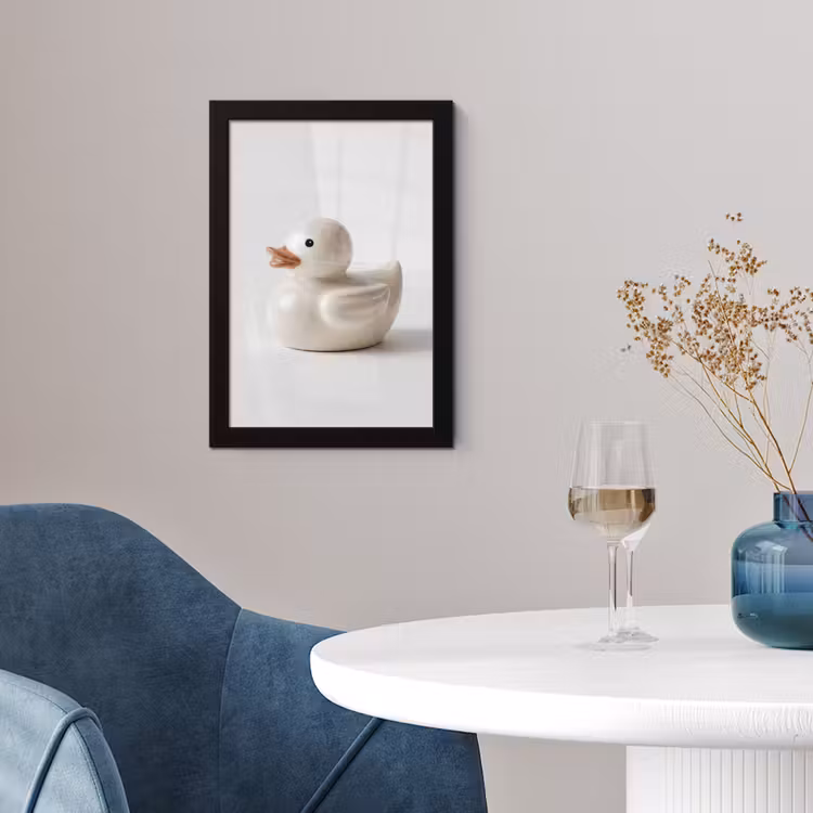 Badeend - Minimalistisch - Wit fotolijst zwart zonder passe partout klein -sfeer4