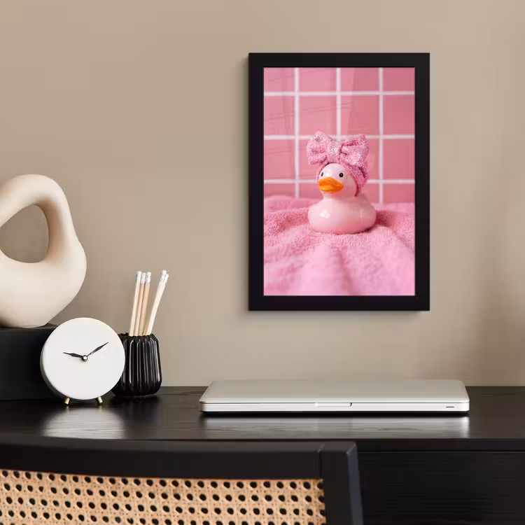 Badeend -Strik - Roze fotolijst zwart zonder passe partout klein -sfeer1