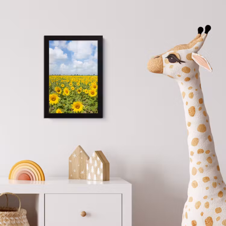 Zonnebloemen - Bloemen - Wolken - Natuur - Geel - Landschap fotolijst zwart zonder passe partout klein -usfeer4_kinderkamer