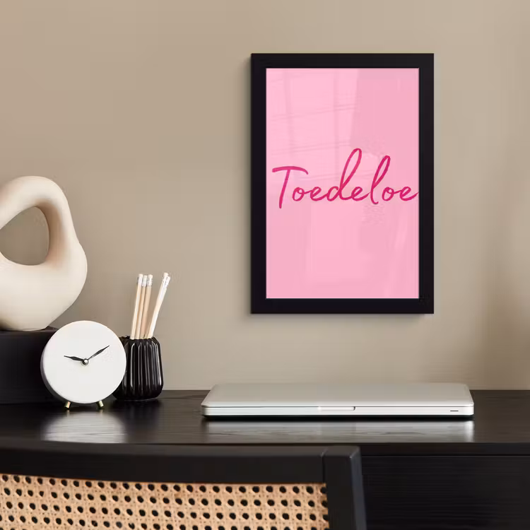 Toedeloe - Roze - Minimalistisch fotolijst zwart zonder passe partout klein -sfeer1