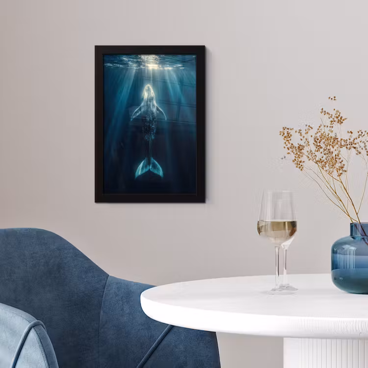 Walvis - Water - Zonnestralen - Blauw fotolijst zwart zonder passe partout klein -sfeer4