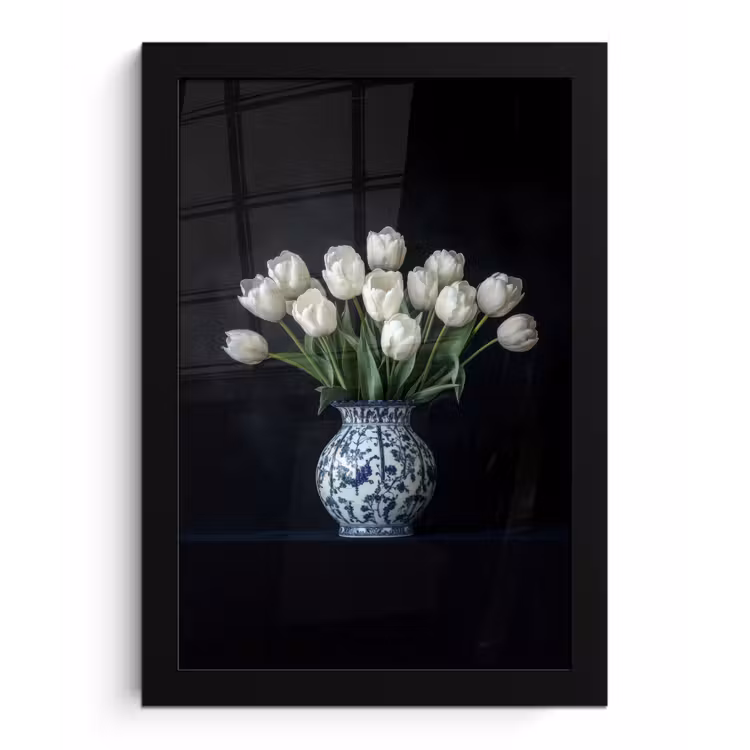Wit - Bloemen - Tulpen - Vaas fotolijst zwart zonder passe partout klein -3d