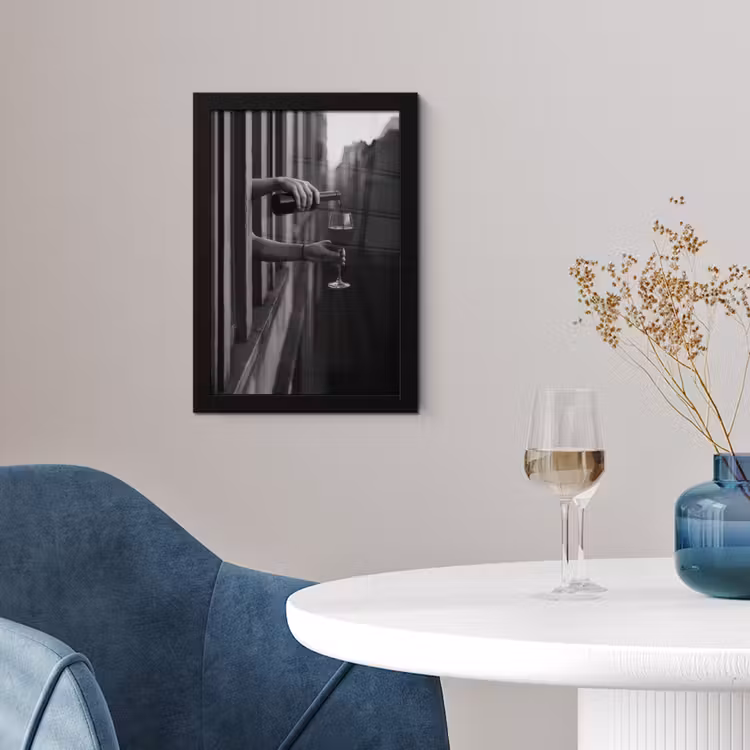 Wijnfles - Glas - Handen - Raam fotolijst zwart zonder passe partout klein -sfeer4