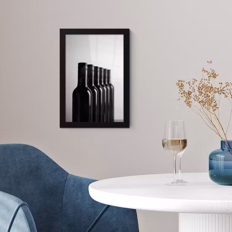 Wijnflessen - Zwart - Minimalistisch fotolijst zwart zonder passe partout klein -sfeer4