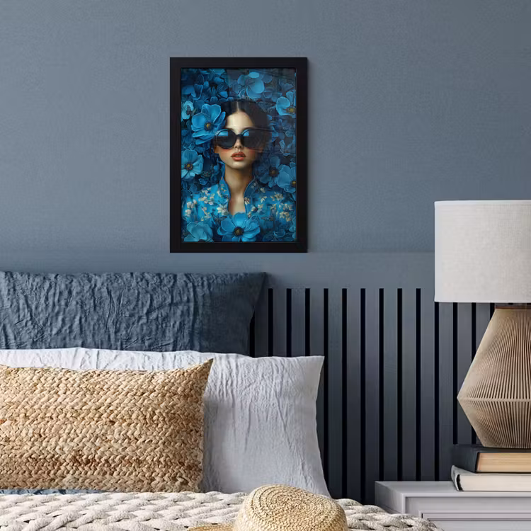 Vrouw - Bloemen - Blauw - Aesthetic - Luxe fotolijst zwart zonder passe partout klein -sfeer3
