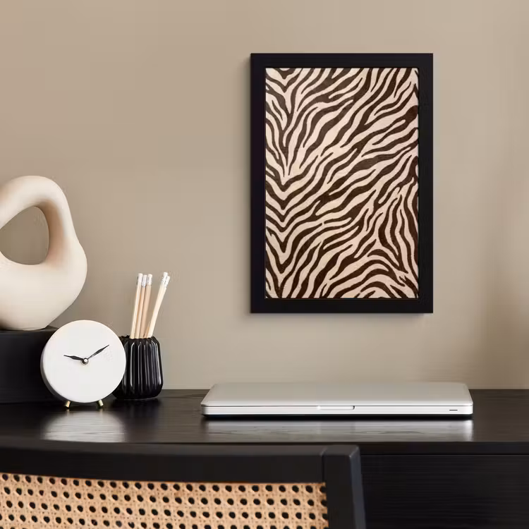 Zebra - Strepen - Bruin fotolijst zwart zonder passe partout klein -sfeer1