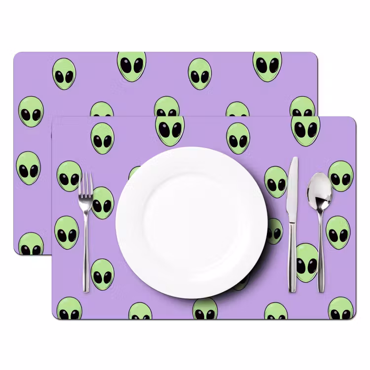 Alien - Retro - Lila Placemat vinyl groot 368 -zzsfeer2_Kitchenyeah-website