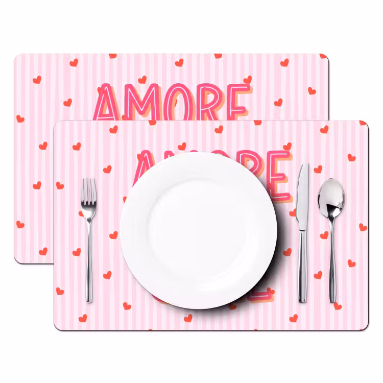 Amore vita sole - Roze - Hartjes Placemat vinyl groot -zzsfeer2_Kitchenyeah-website