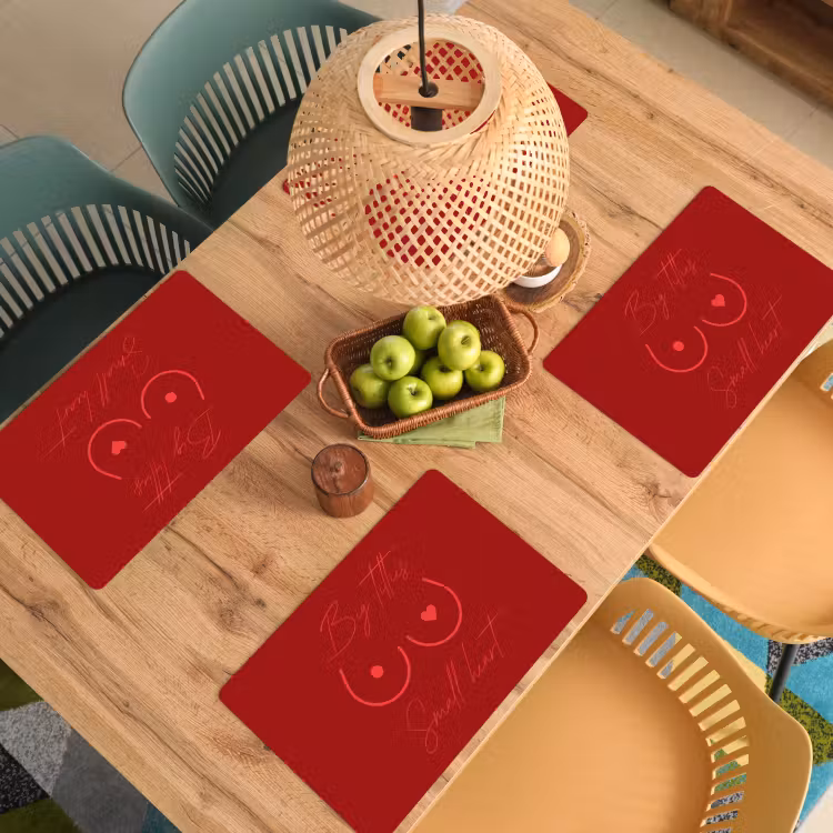 Big titties small heart - Rood - Hart Placemat vinyl groot -zzsfeer5_Kitchenyeah-website