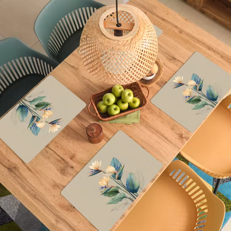 Paradijsvogelbloemen - Blauwgroene bladeren - Beige Placemat vinyl groot -zzsfeer5_Kitchenyeah-website