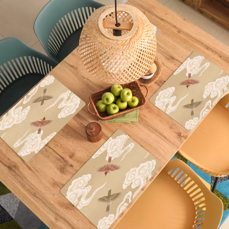Vogels - Vliegen - Beige Placemat vinyl groot -zzsfeer5_Kitchenyeah-website