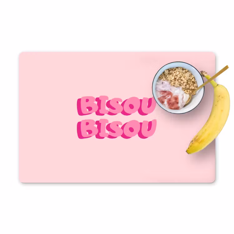 Bisou - Roze - Dikke letters Placemat vinyl groot -zzzproduct_Kitchenyeah-website