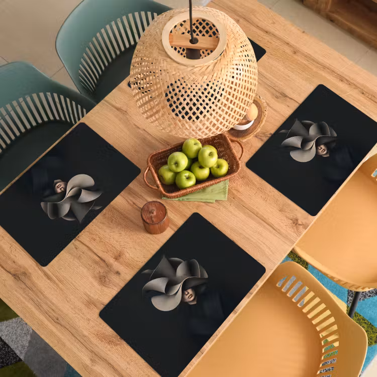 Zwarte - Hoed - Vrouw Placemat vinyl groot -zzsfeer5_Kitchenyeah-website