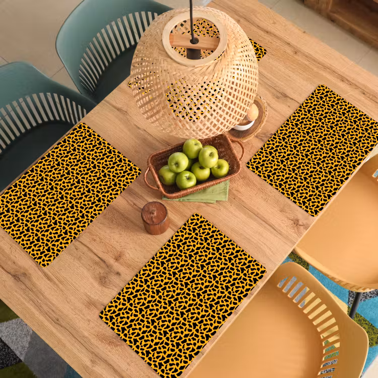 Zwart - Vlekken - Oranje - Dier Placemat vinyl groot 368 -zzsfeer5_Kitchenyeah-website