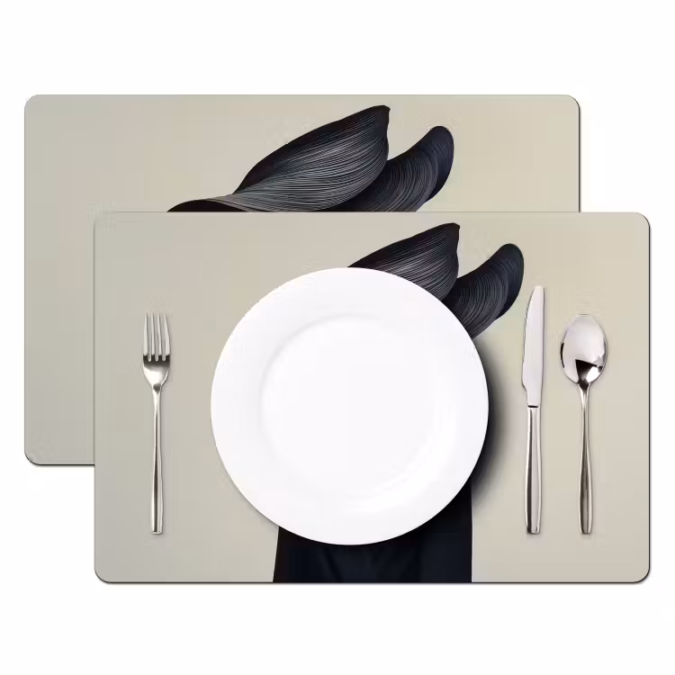Zwart - Vrouw - Hoed Placemat vinyl groot -zzsfeer2_Kitchenyeah-website
