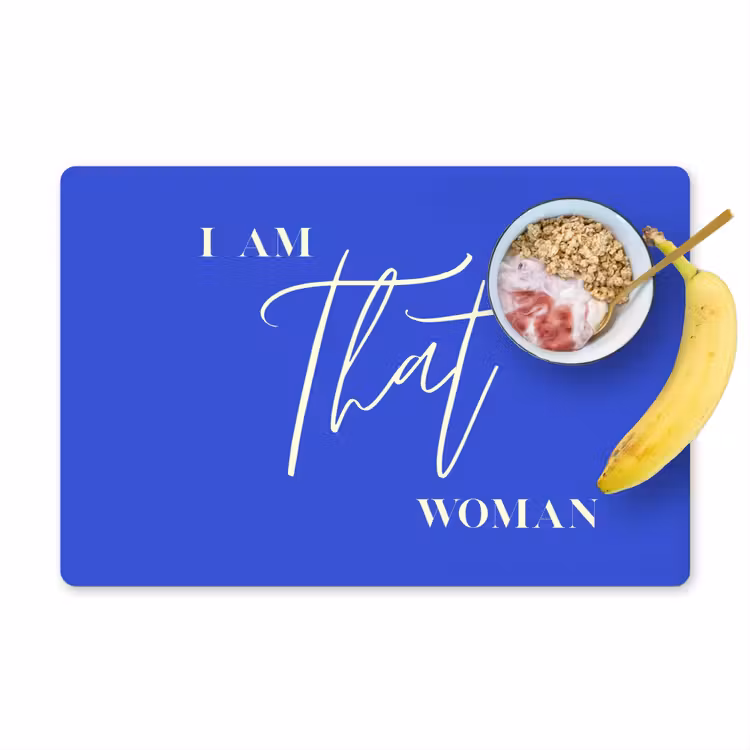Blauw - I am that woman - Sierlijk - Minimalistisch Placemat vinyl groot -zzzproduct_Kitchenyeah-website