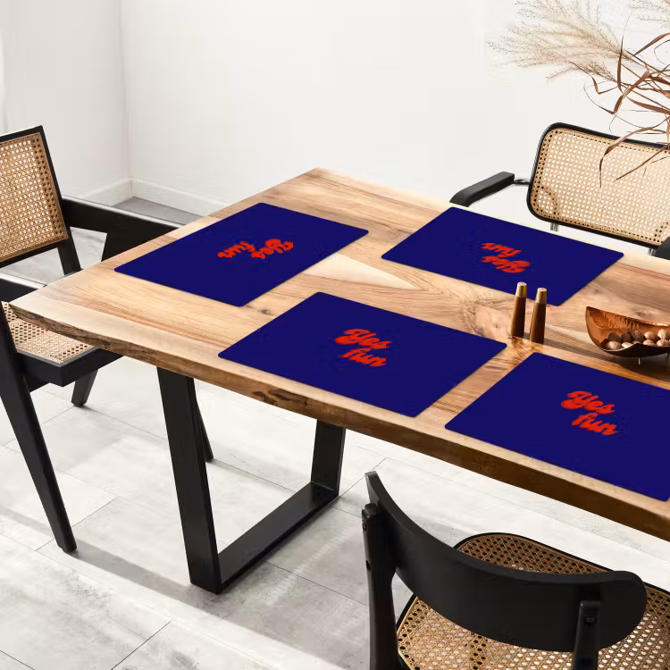 Blauw - Rood - Yes fun - 3D Placemat vinyl groot -zzsfeer4_Kitchenyeah-website