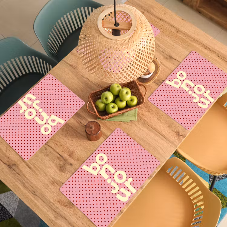 Bonjour - Stippen - Roze- Geel Placemat vinyl groot -zzsfeer5_Kitchenyeah-website