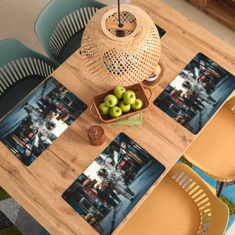 Boeket - Bloemen - Kleurrijk - Astronaut Placemat vinyl groot -zzsfeer5_Kitchenyeah-website