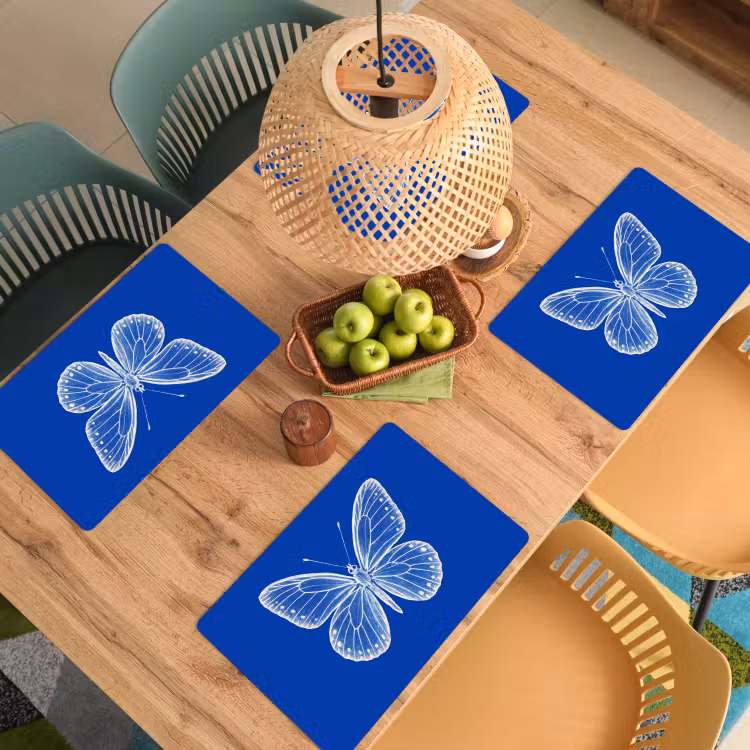 Vlinder - Wit - Getekend - Stippen Placemat vinyl groot -zzsfeer5_Kitchenyeah-website