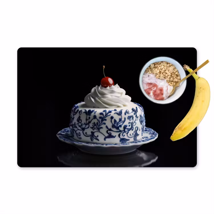 Taart - Slagroom - Kers - Bord - Delfts blauw Placemat vinyl groot -zzzproduct_Kitchenyeah-website