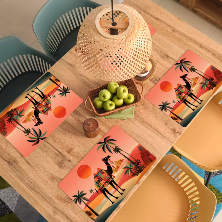Kameel - Gekleurd tapijt - Duinen - Rode zon Placemat vinyl groot -zzsfeer5_Kitchenyeah-website