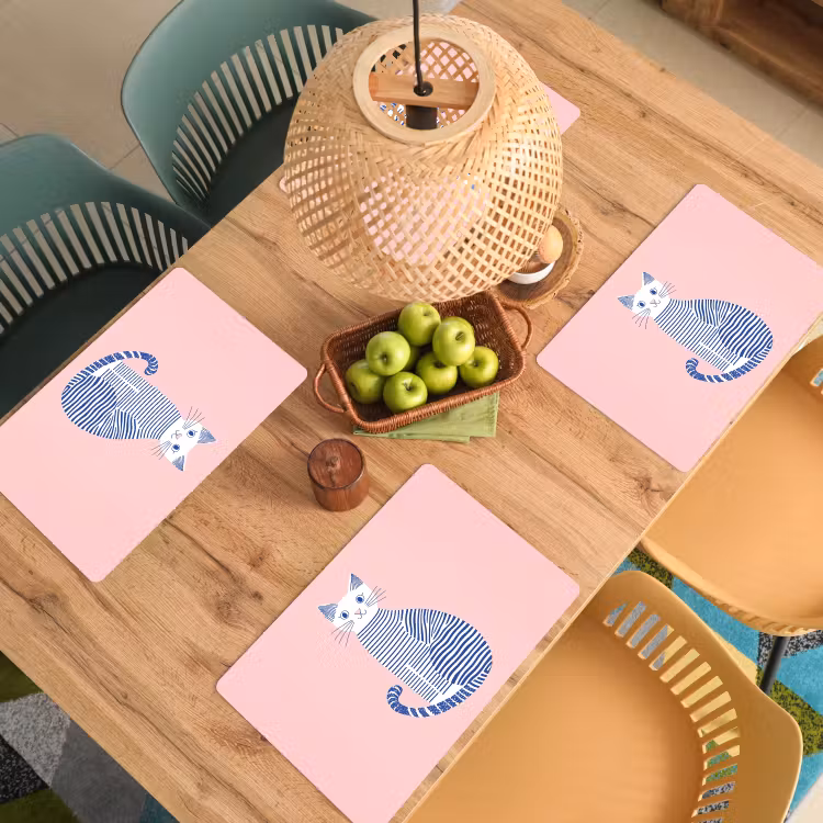 Kat - Illustratie - Minimalistisch - Roze Placemat vinyl groot -zzsfeer5_Kitchenyeah-website