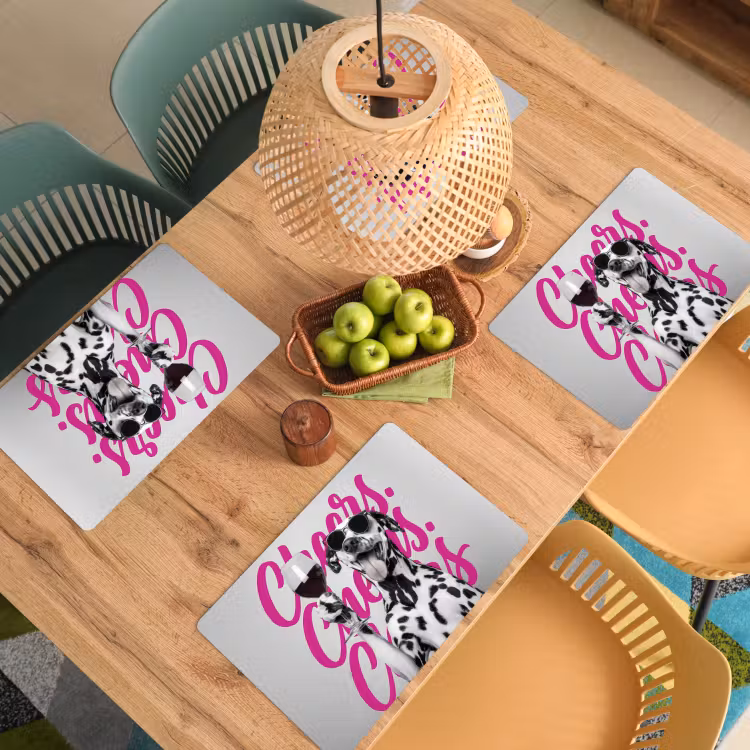 Cheers - Hond - Roze - Wijn Placemat vinyl groot -zzsfeer5_Kitchenyeah-website