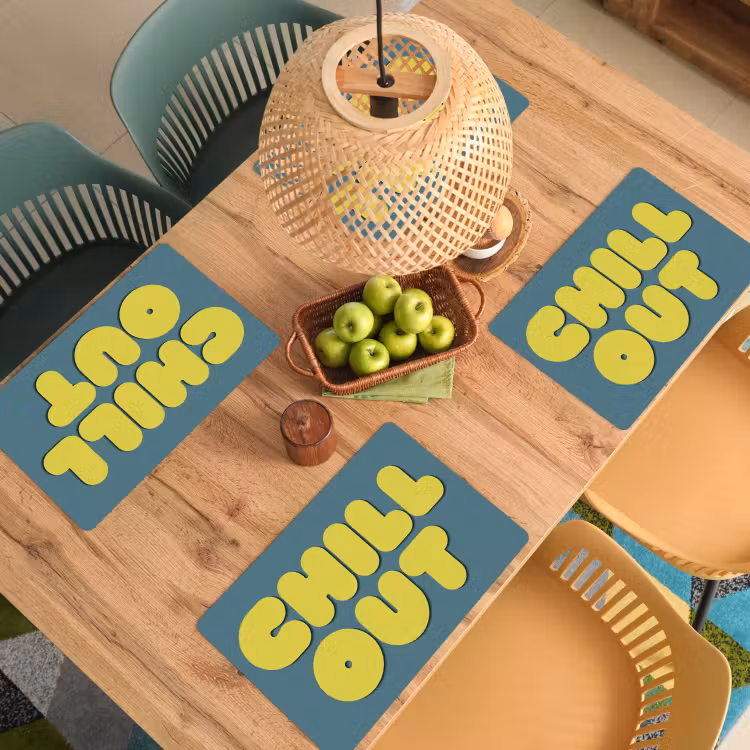 Chill out - Geel - Blauw Placemat vinyl groot -zzsfeer5_Kitchenyeah-website