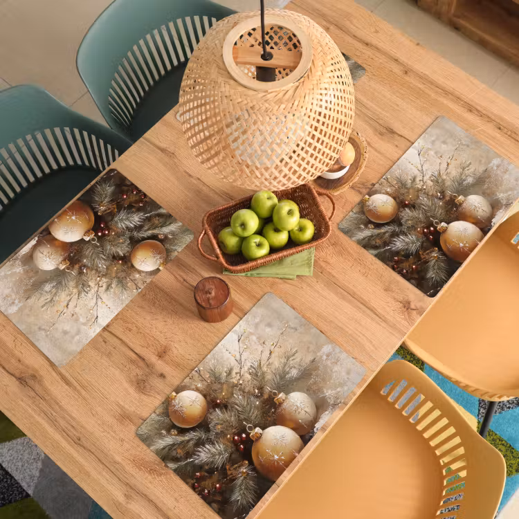 Kerst - Kerstballen - Beige - Goud Placemat vinyl groot -zzsfeer5_Kitchenyeah-website