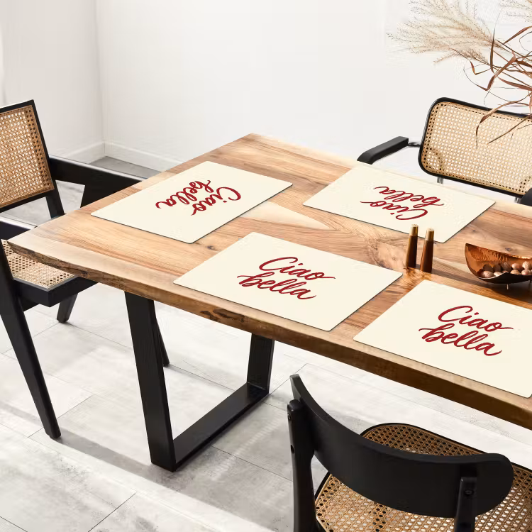 Ciao bella - Rood - Wit - Minimalistisch Placemat vinyl groot -zzsfeer4_Kitchenyeah-website