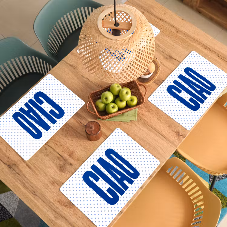 Ciao - Blauw - Stippen Placemat vinyl groot -zzsfeer5_Kitchenyeah-website