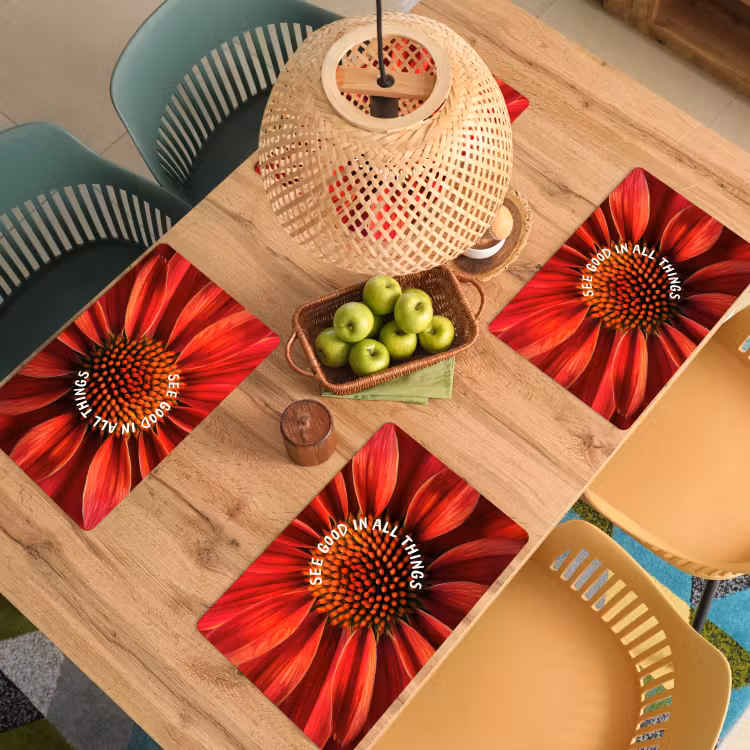 Close up - Bloem - Quote - Rood Placemat vinyl groot -zzsfeer5_Kitchenyeah-website