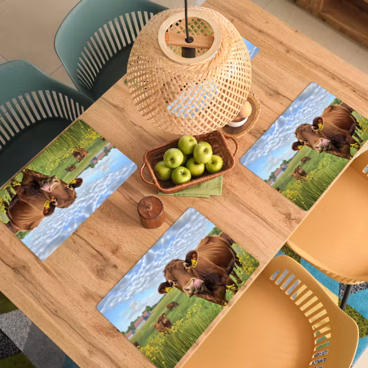 Koe - Weide - Bloemen Placemat vinyl groot -zzsfeer5_Kitchenyeah-website
