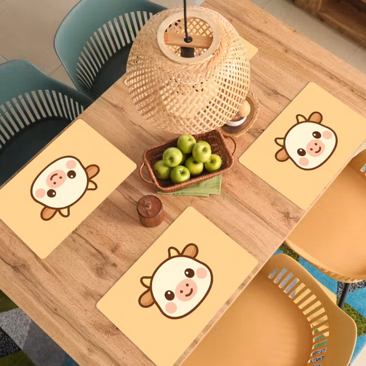 Koe - Oranje - Cartoon Placemat vinyl groot -zzsfeer5_Kitchenyeah-website