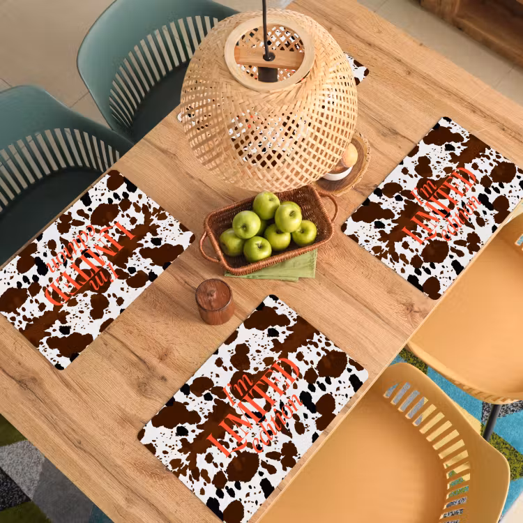 Koeienprint - Limited edition - Rood Placemat vinyl groot -zzsfeer5_Kitchenyeah-website