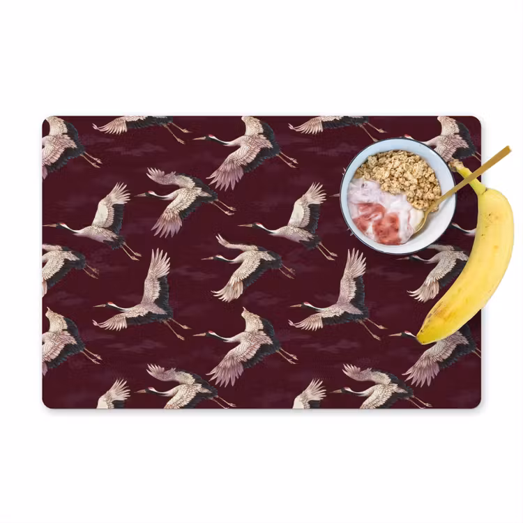 Kraanvogels - Klassiek - Bordeaux Placemat vinyl groot 368 -zzzproduct_Kitchenyeah-website